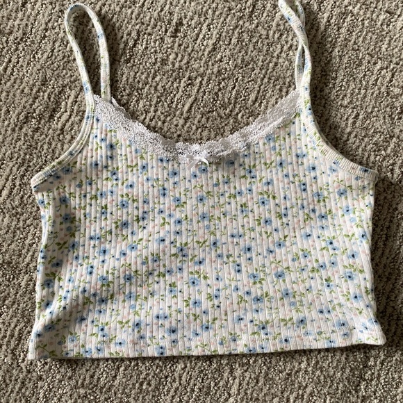 Brandy Melville Floral Tank - Picture 2 of 4